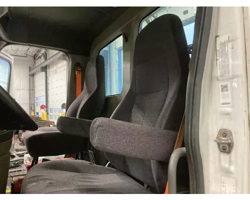 Freightliner CASCADIA Seat (non-Suspension)