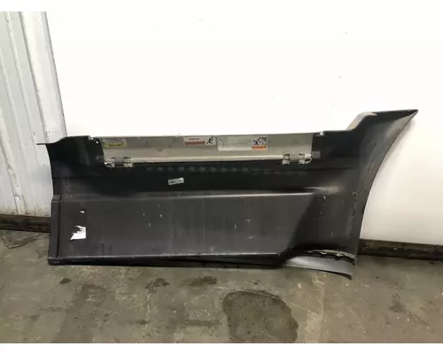 Freightliner CASCADIA Skirt