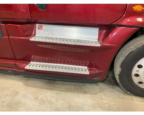 Freightliner CASCADIA Skirt