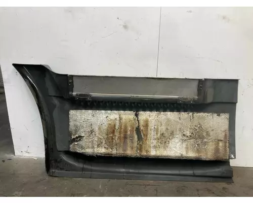 Freightliner CASCADIA Skirt
