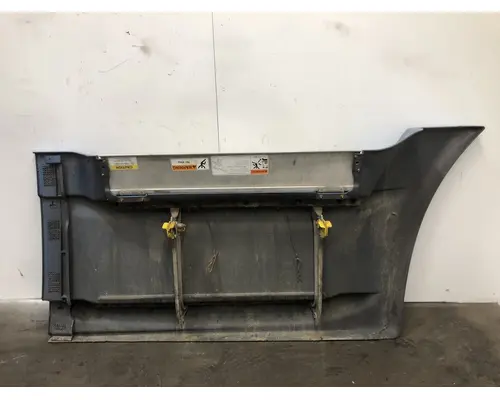 Freightliner CASCADIA Skirt