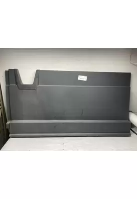 Freightliner CASCADIA Skirt