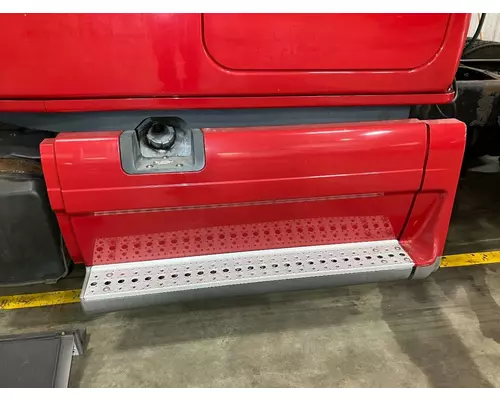 Freightliner CASCADIA Skirt