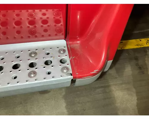 Freightliner CASCADIA Skirt