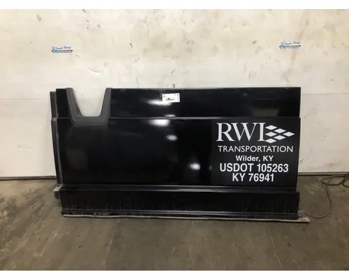 Freightliner CASCADIA Skirt