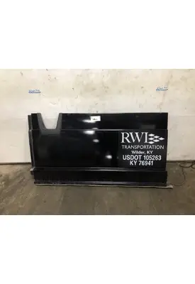Freightliner CASCADIA Skirt