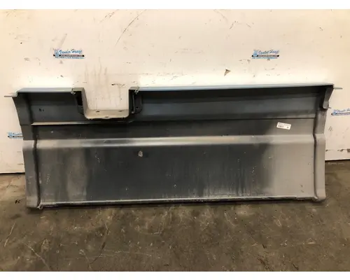 Freightliner CASCADIA Skirt