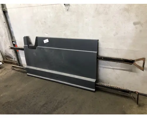 Freightliner CASCADIA Skirt