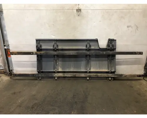 Freightliner CASCADIA Skirt