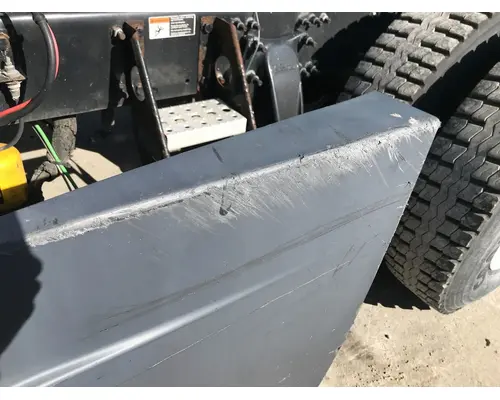 Freightliner CASCADIA Skirt