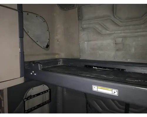 Freightliner CASCADIA Sleeper Bunk