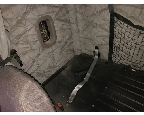 Freightliner CASCADIA Sleeper Bunk