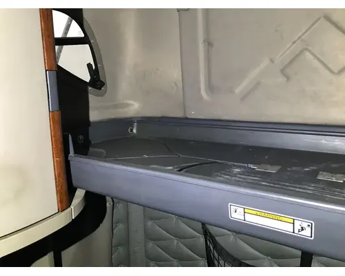 Freightliner CASCADIA Sleeper Bunk