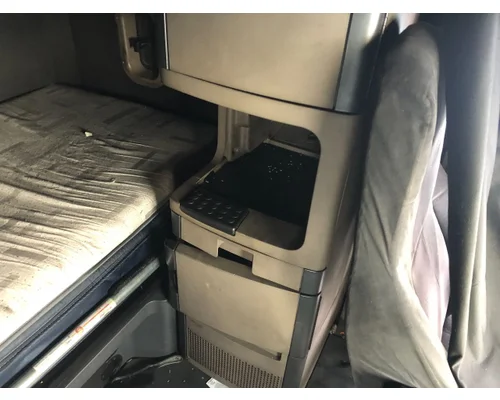 Freightliner CASCADIA Sleeper Cabinets
