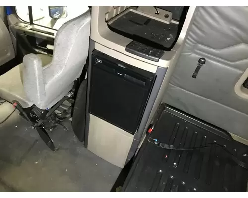 Freightliner CASCADIA Sleeper Cabinets