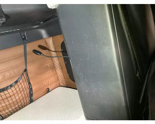 Freightliner CASCADIA Sleeper Cabinets