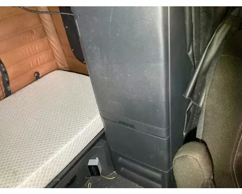 Freightliner CASCADIA Sleeper Cabinets