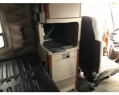 Freightliner CASCADIA Sleeper Cabinets