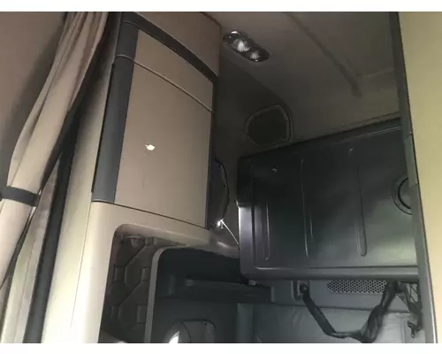 Freightliner CASCADIA Sleeper Cabinets