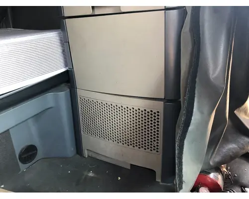 Freightliner CASCADIA Sleeper Cabinets