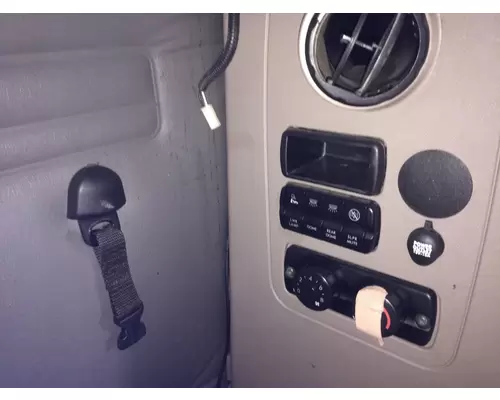 Freightliner CASCADIA Sleeper Controls