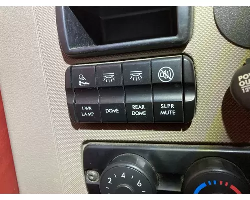 Freightliner CASCADIA Sleeper Controls