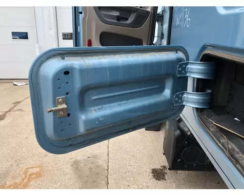 Freightliner CASCADIA Sleeper Door