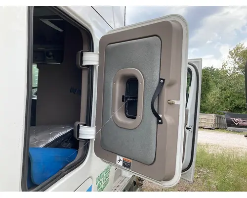Freightliner CASCADIA Sleeper Door