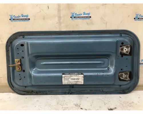 Freightliner CASCADIA Sleeper Door