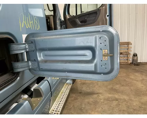 Freightliner CASCADIA Sleeper Door