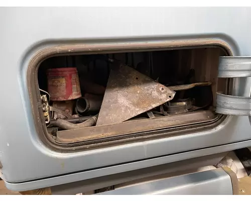Freightliner CASCADIA Sleeper Door