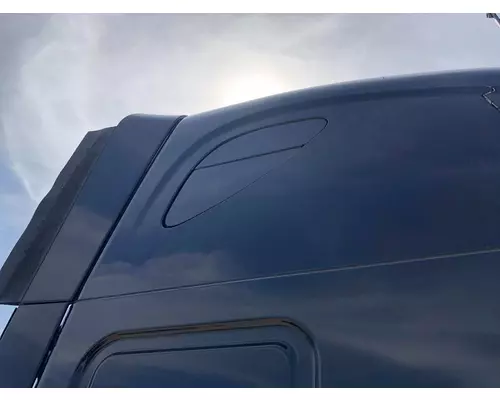 Freightliner CASCADIA Sleeper Window