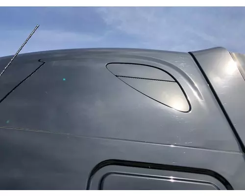 Freightliner CASCADIA Sleeper Window