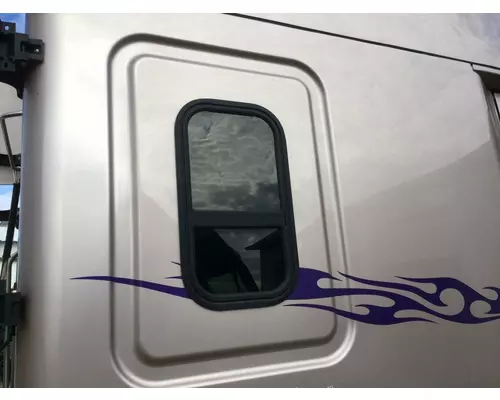 Freightliner CASCADIA Sleeper Window