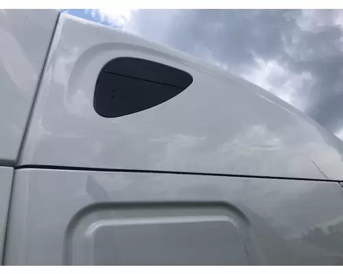 Freightliner CASCADIA Sleeper Window