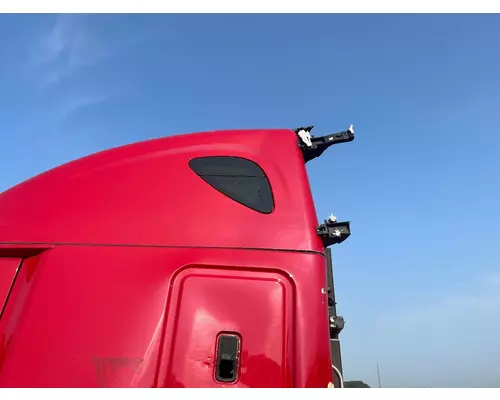 Freightliner CASCADIA Sleeper Window