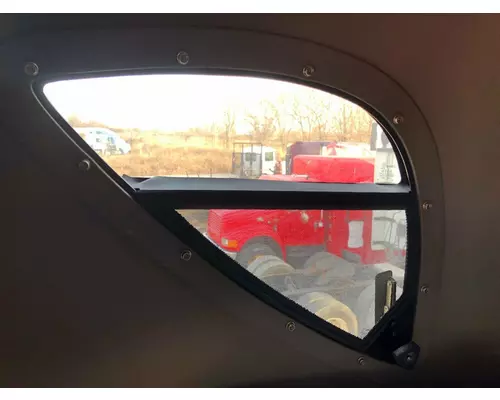 Freightliner CASCADIA Sleeper Window