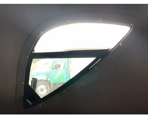 Freightliner CASCADIA Sleeper Window