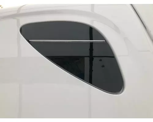 Freightliner CASCADIA Sleeper Window