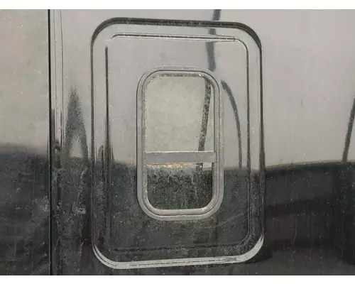 Freightliner CASCADIA Sleeper Window