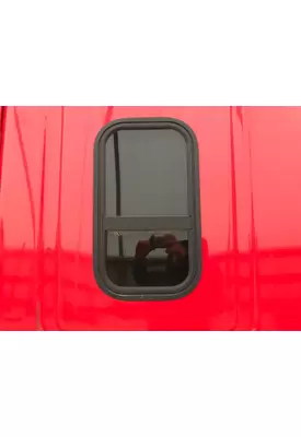 Freightliner CASCADIA Sleeper Window