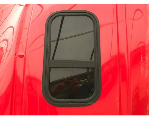 Freightliner CASCADIA Sleeper Window