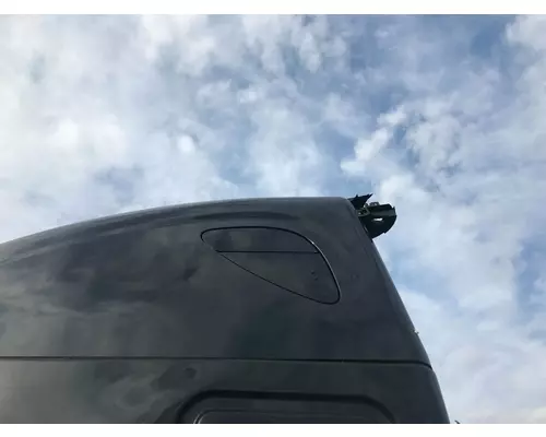 Freightliner CASCADIA Sleeper Window