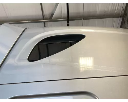 Freightliner CASCADIA Sleeper Window