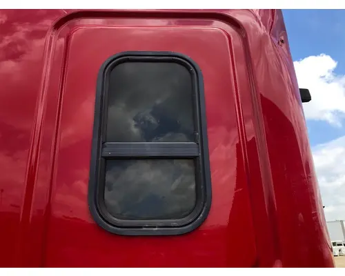 Freightliner CASCADIA Sleeper Window