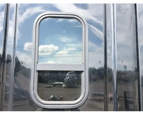 Freightliner CASCADIA Sleeper Window