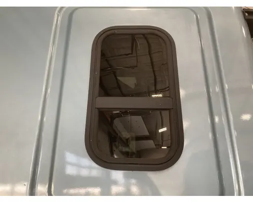 Freightliner CASCADIA Sleeper Window