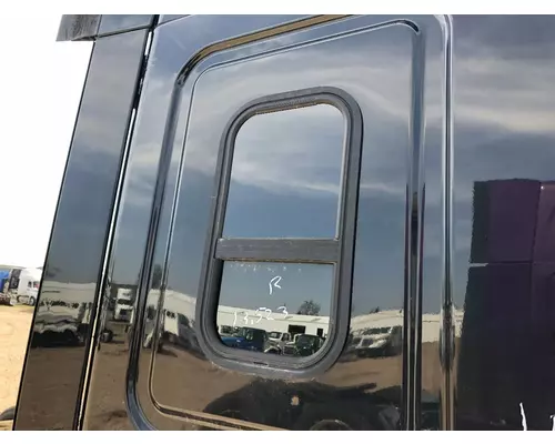 Freightliner CASCADIA Sleeper