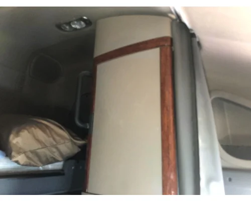 Freightliner CASCADIA Sleeper