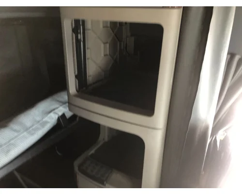Freightliner CASCADIA Sleeper